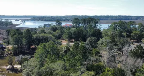 3 Lady Rebecca Ct, Beaufort, SC 29907