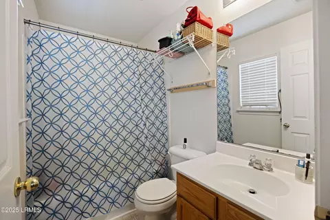 Bath - 14 Spruce Dr, Bluffton, SC 29910 photo 1 of 2
