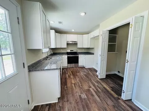 Kitchen - 316 Kathy Ave, Hampton, SC 29924 photo 1 of 3