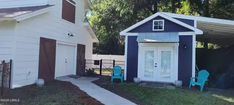 1860 Pigeon Point Rd #A, Beaufort, SC 29902
