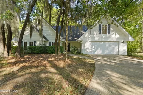 4 Meadowlark St, Beaufort, SC 29907