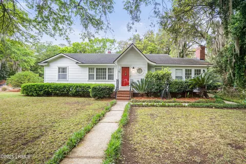 2401 Pine Haven St, Beaufort, SC 29902