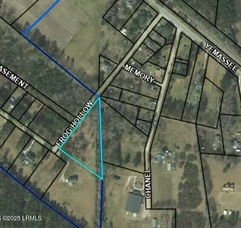 215 Frog Hollow St, Varnville, SC 29944
