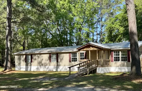 1688 Deloss Point Rd, Ridgeland, SC 29936