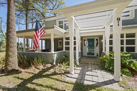 91 Mcteer Dr, Saint Helena Island, SC 29920