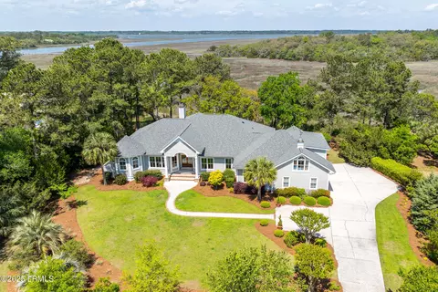 1454 Gleasons Landing Dr, Saint Helena Island, SC 29920