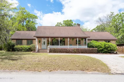 1806 Courtland St, Port Royal, SC 29935