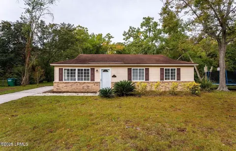 1717 Drayton Dr, Port Royal, SC 29935