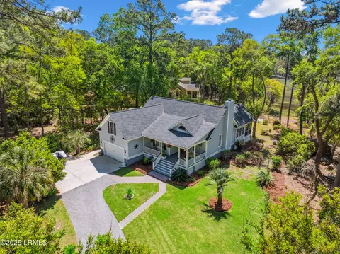 7 Turnstone Dr S, Beaufort, SC 29907