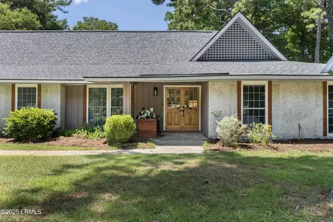 11 Rivers Ct, Beaufort, SC 29907
