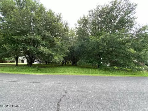 6 Maypop Ct, Bluffton, SC 29910