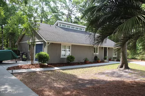 12 Harvest Ln, Beaufort, SC 29907