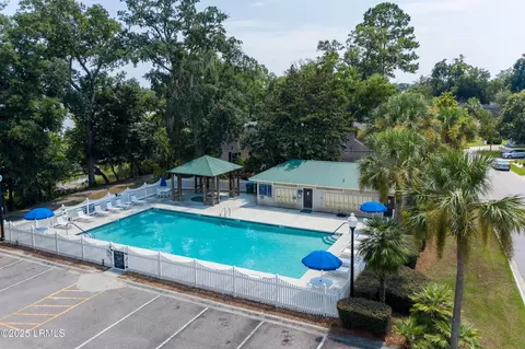 28 Kings Cross Ct, Beaufort, SC 29902