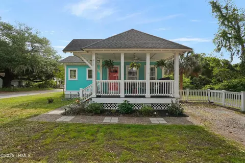 811 Harrington St, Beaufort, SC 29902