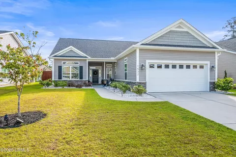 1532 Hearthstone Lake Dr, Ridgeland, SC 29936
