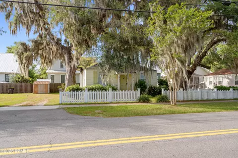 2307 Depot Rd, Beaufort, SC 29902