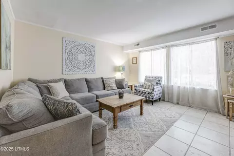 100 Mathews Dr #A15, Hilton Head Island, SC 29926