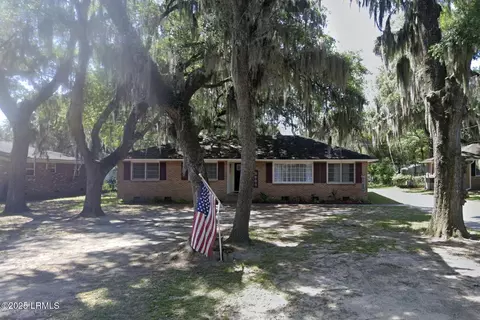 2704 Boyer St, Beaufort, SC 29902