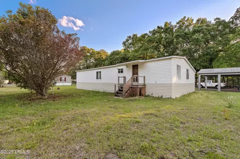 15 Capehart Dr, Beaufort, SC 29906