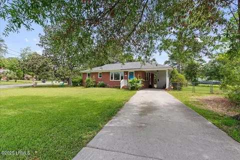 2309 Scheper Ln, Beaufort, SC 29902