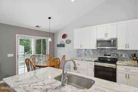 29 Wiregrass Way, Bluffton, SC 29910 photo 6