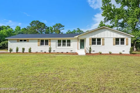 7 Surf Dr, Beaufort, SC 29907