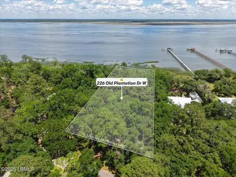 226 Old Plantation Dr W, Beaufort, SC 29907