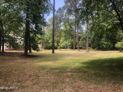 325 Distant Island Dr, Beaufort, SC 29907