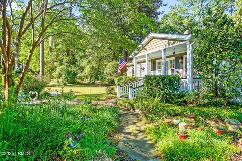 128 Elliott St, Beaufort, SC 29902