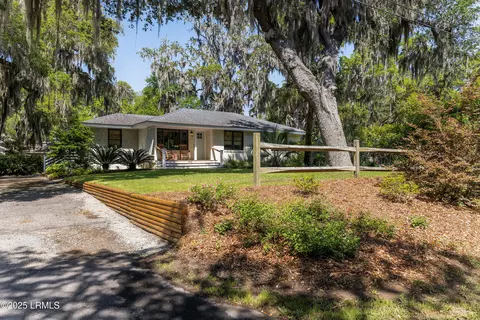 1402 Church St, Beaufort, SC 29902