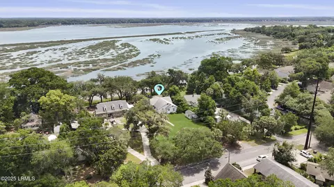 1413 Pigeon Point Rd, Beaufort, SC 29902