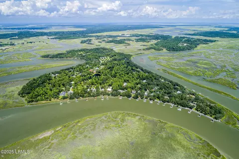 775 Distant Island Dr, Beaufort, SC 29907