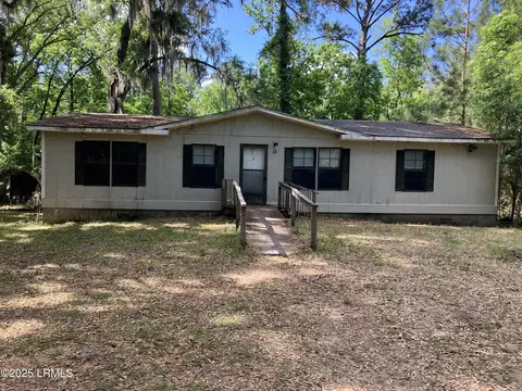 84 Alston Rd, Beaufort, SC 29907
