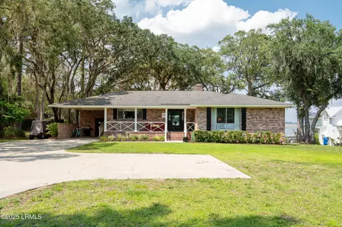 36 Stuart Town Ct, Beaufort, SC 29902