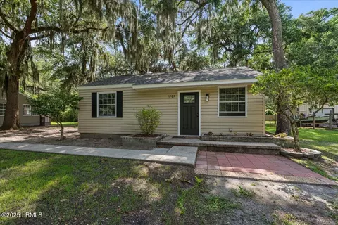 1807 Battery Park Dr, Port Royal, SC 29935