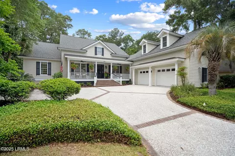 714 Island Cir E, Saint Helena Island, SC 29920