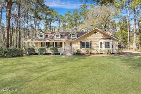 611 Ashdale Dr, Beaufort, SC 29907