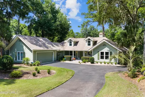 408 Island Cir E, Saint Helena Island, SC 29920