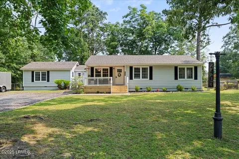 2403 Langhorne Dr, Beaufort, SC 29902