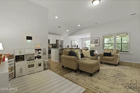 Entry Way - 42 Old Mill Xing, Bluffton, SC 29910 photo 3 of 11
