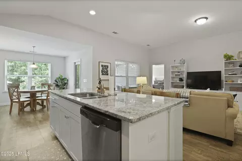 Kitchen - 42 Old Mill Xing, Bluffton, SC 29910 photo 3 of 4