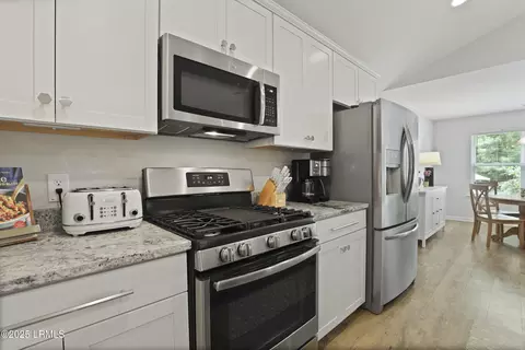 Kitchen - 42 Old Mill Xing, Bluffton, SC 29910 photo 2 of 4