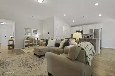 Entry Way - 42 Old Mill Xing, Bluffton, SC 29910 photo 4 of 11