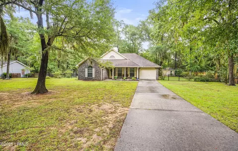 28 Walnut Hill St, Beaufort, SC 29907