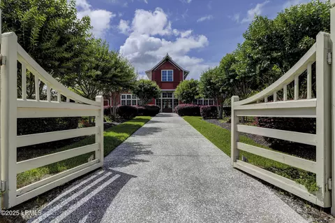 Exterior - 10 Skipperling Ln, Bluffton, SC 29909 photo 13 of 17