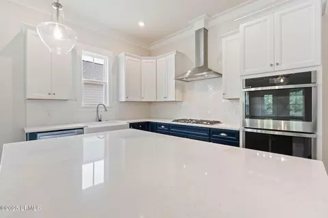Kitchen - 10 Skipperling Ln, Bluffton, SC 29909 photo 3 of 3