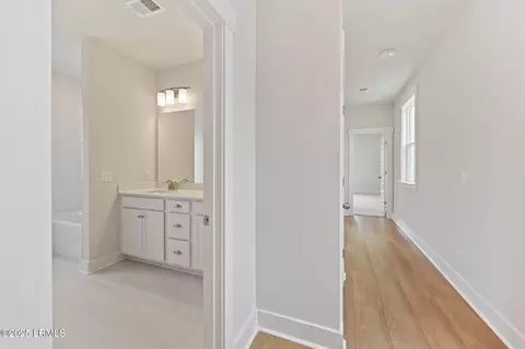 Entry Way - 10 Skipperling Ln, Bluffton, SC 29909 photo 4 of 6