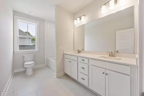 Bath - 10 Skipperling Ln, Bluffton, SC 29909 photo 1 of 4