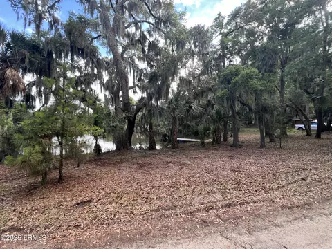 748 Eddings Point Rd, Saint Helena Island, SC 29920