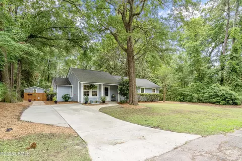 10 Red Tip Rd, Beaufort, SC 29907